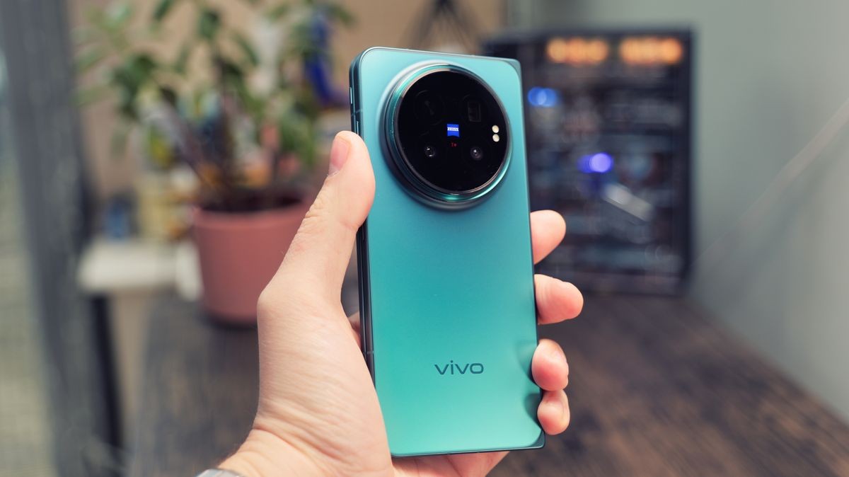 The Vivo X Fold 6 is the iPhone Duo dialed up to 11 — I'm obsessed
