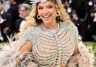 Beyoncé's Outing With Blue Ivy, Rumi Will Have You Ringing the Alarm