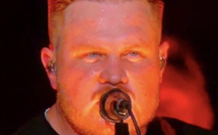Country singer Zach Bryan defiantly wears 'Free Palestine' shirt while performing at Robert Kraft-owned stadium… after Ed Sheeran tour drama