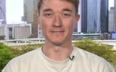 Australian TV Reporter Rescues Man From Sinking Car
