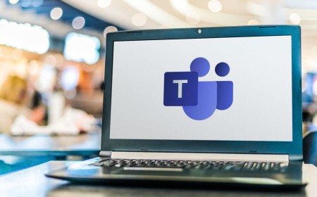 Microsoft Teams will soon be able to spot third-party deepfakes on your morning meeting