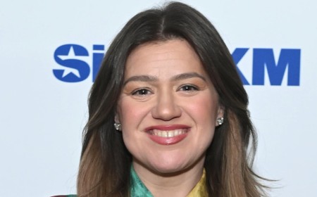 Kelly Clarkson furiously tears into Brooklyn shop she claims treated her 'like Julia Roberts in Pretty Woman'