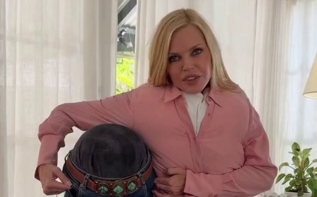 Sophie Monk's insane optical illusion Halloween costume tutorial leaves fans deeply confused: 'I still can't wrap my brain around it'