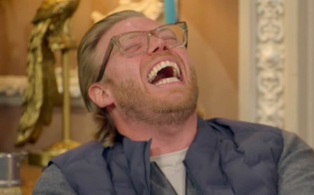 Celebrity Traitors fans left in hysterics at Richard E Grant asking Rob Beckett if he 'has more teeth than a normal person' as the actor attempts to deflect being a traitor after biggest slip-up in show history