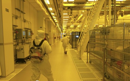Intel gets waiver after worries fuzzy US ban on foreign-made robots may hit fabs