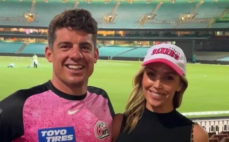 TV presenter Sophie Walsh and cricket star Moises Henriques welcome their first child