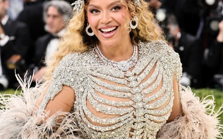 Beyoncé's Outing With Blue Ivy, Rumi Will Have You Ringing the Alarm