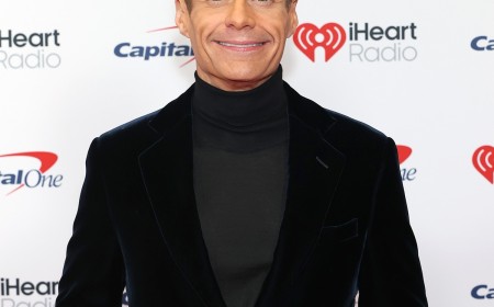 Ryan Seacrest Shows Off Ripped Physique in Shirtless Beach Photo