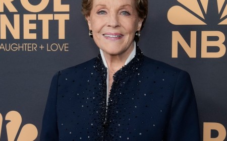 Julie Andrews Makes Rare Appearance After Retiring From Onscreen Roles