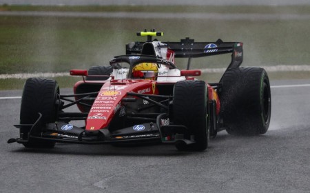 F1 in Bahrain... in Malaysia: The race needed a software update to start
