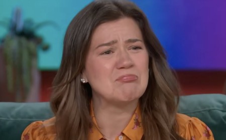Kelly Clarkson's closest friends tell me their deep concerns about toy store meltdown… and a 'terrifying' question she cannot answer has left everyone whispering about what is really going on: ROB SHUTER