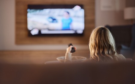 Cybersecurity bounty hunter says Samsung TVs use AI to record audio and screenshots for ads
