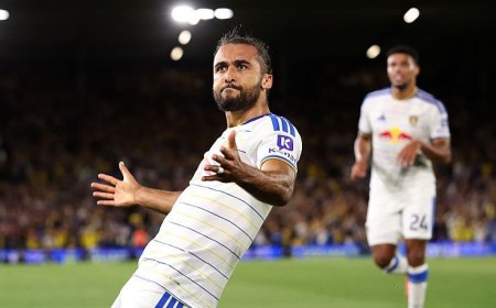 Leeds vs Man Utd live streams
