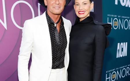 Tim McGraw Celebrates “Beautiful Soul” Faith Hill on 30th Anniversary