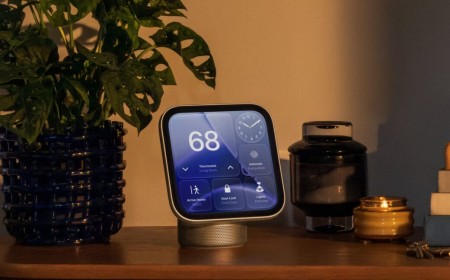 Apple’s first smart display is the 7-inch HomeView for $299