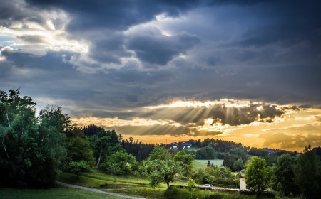 Crepuscular Rays: Why These Beautiful Beams Happen and How to Be Standing There