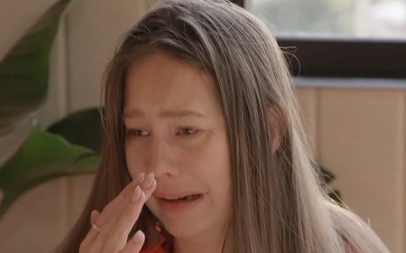 The Block's Lisa breaks down in tears over huge bill as her budget crisis deepens and foreman issues some stern words: 'You're not in a good spot'