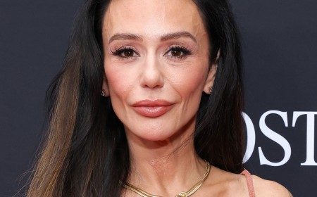 Jersey Shore's Jenni "JWoww" Farley Shows Off Body in Plunging 'Fit