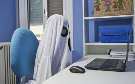 Thousands of “ghost students” use AI to steal millions in student loans, DOJ says