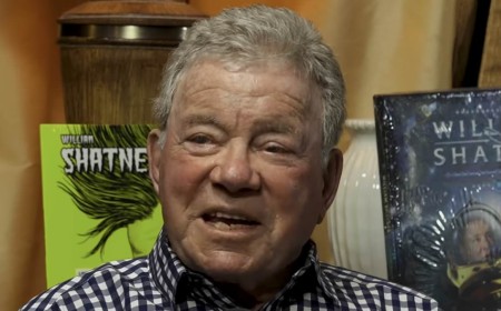 William Shatner says his 2006 kidney stone was auctioned off and money went toward Habitat for Humanity