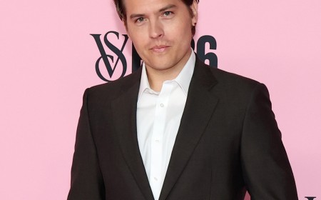 Dylan Sprouse Hilariously Proves He & Cole Are “Children of Incest”
