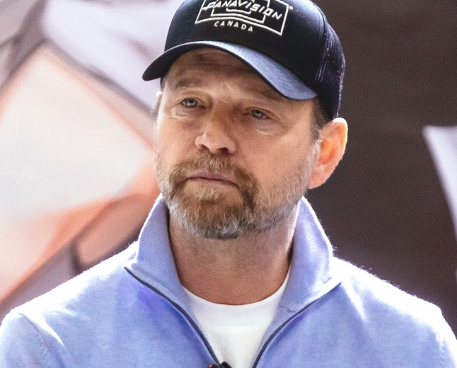 90210's Jason Priestley Reveals Why He Cut Off Friends After Fame