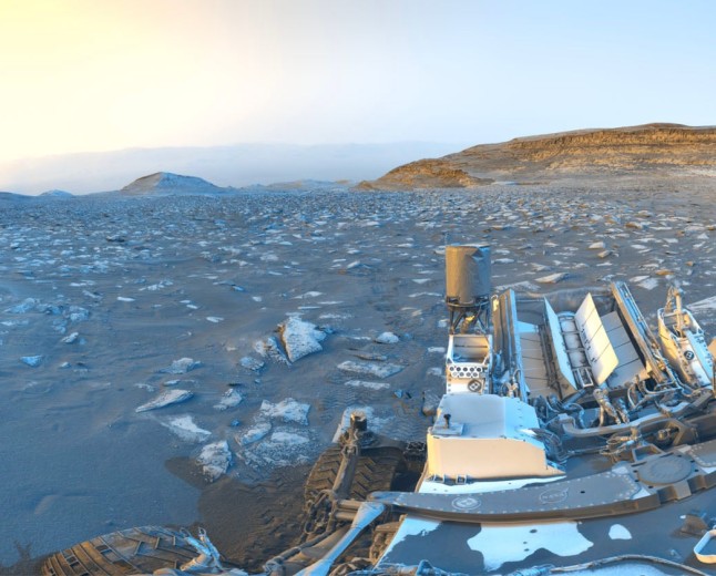 Curiosity Rover Celebrates Its 5,000th Day on Mars With Panorama of Sandy Ridge