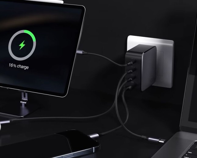 Ugreen’s 100W 4-port GaN charger drops 27% today
