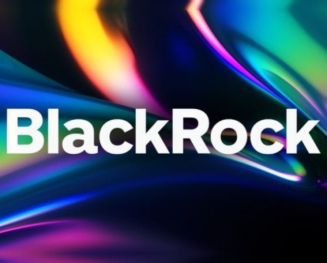 Spot Bitcoin ETFs shed $635 million on October 22, with BlackRock’s IBIT leading the exodus