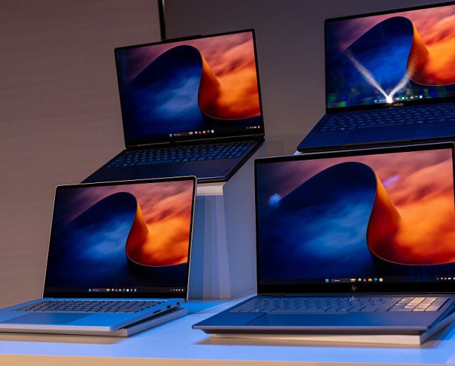 PC shipments fall 20.1 percent in “sharpest decline” since Q1 2023